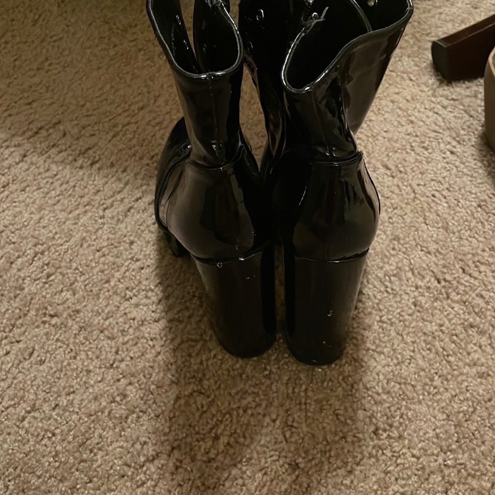 Black heel boots